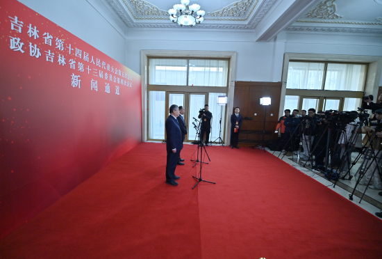 1��26���������f(xi��)����ʡ��ʮ����ί�T�����ĴΕ��hί�Tͨ���������۝�(��һ)�ش�ӛ���ᆖ�� ���� �z