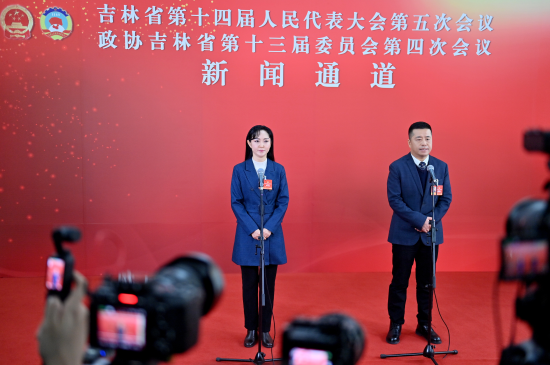 1��26���������f(xi��)����ʡ��ʮ����ί�T�����ĴΕ��hί�Tͨ�������u�B��(��һ)�ش�ӛ���ᆖ�� ���� �z