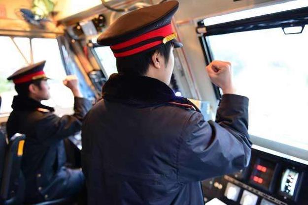 石家莊鐵路學(xué)校2020年火車司機(jī)專業(yè)學(xué)費(fèi)多少？