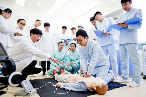 石家莊冀聯(lián)醫(yī)學(xué)中專(zhuān)學(xué)校周六日可以出入學(xué)校嗎？